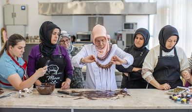 Konak’ın en tatlı kursu: Mutluluk ve istihdam üretiyor